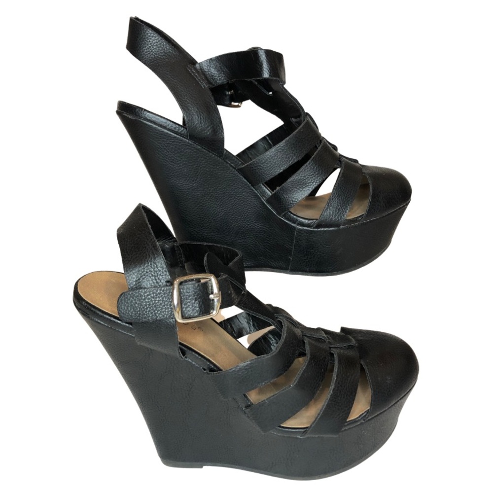 Breckelles Cute Black Woven Wedges Size 7.5